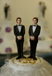 gay-cake-ornament